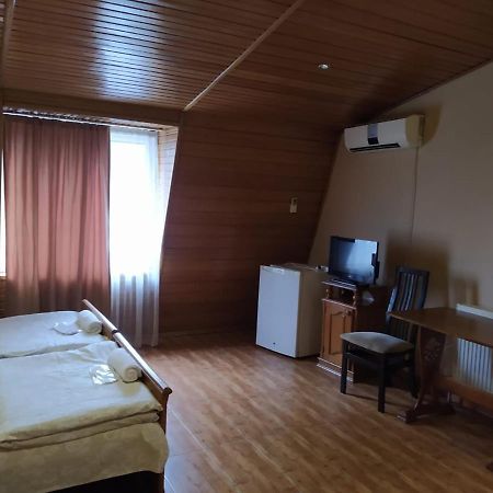 Hotel Ni&La Batoemi Buitenkant foto