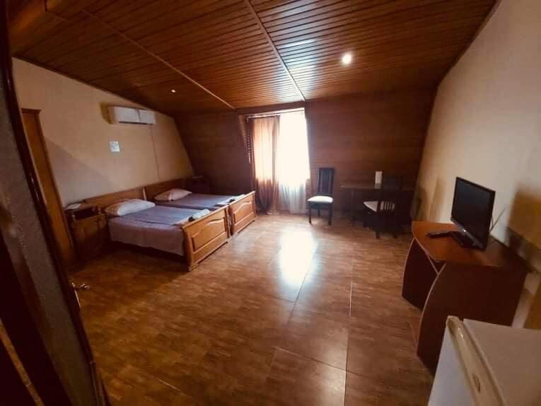 Hotel Ni&La Batoemi Buitenkant foto