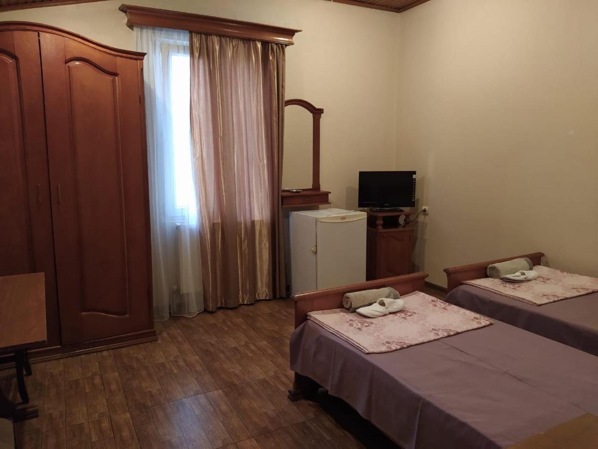 Hotel Ni&La Batoemi Buitenkant foto