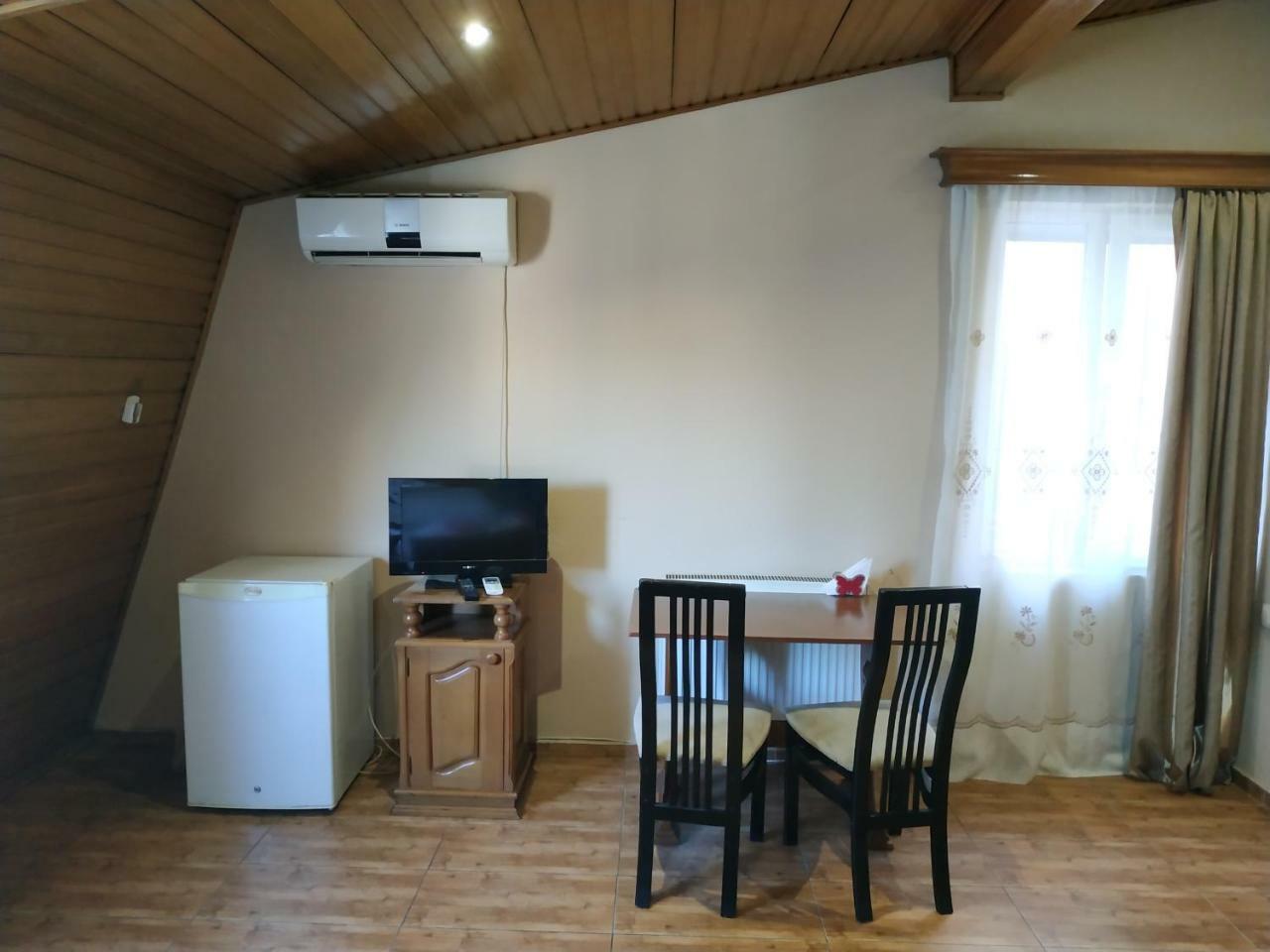 Hotel Ni&La Batoemi Kamer foto
